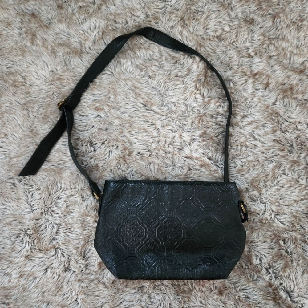Vintage Liz Claiborne Accessories Genuine Leather Messenger Shoulder Bag‎ Black